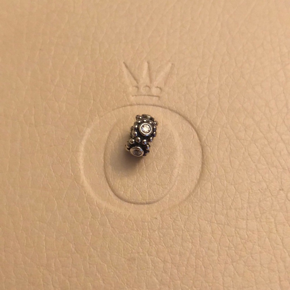 Authentic Pandora Her Majesty Spacer, CZ